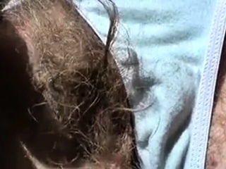 Die dreckige haarige Falte einer deutschen Frau