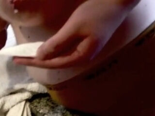 Den danske kones enorme mlkeagtige bryster