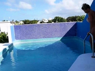 Puma swede relieving in the pool gonzo porno flicks