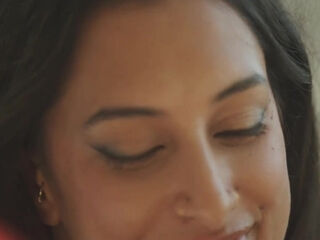 Curvy and kinky Kali, makes him wear a mask and a leash while they fuck