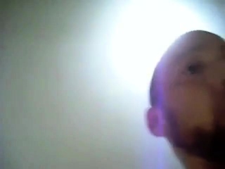 Maduro se deja follar a pelo por un oso amateur