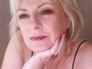 Fledgling light-haired With hefty melons scorching free-for-all webcam display