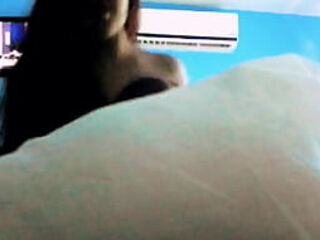 Siempre me dices &quot_s&oacute_lo la punta y me la metes hasta el fondo de mi garganta&quot_, Por eso no voy a tragarlos ahora.