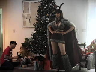 Cum inside my busty stepmom during christmas