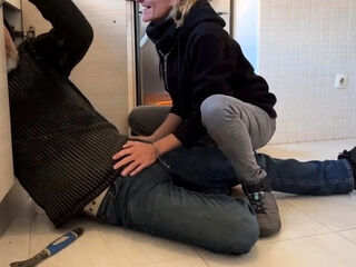 Towheaded cougar Gives Plumber a oral in the Kitchen