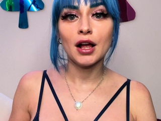 Big boobs milf masturbates with her dildo