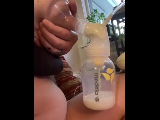 Milkymama plays with swollen blue vein breasts before pumping milk with vacuum packing mason jar