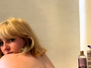 Big boobs milf masturbates with her dildo